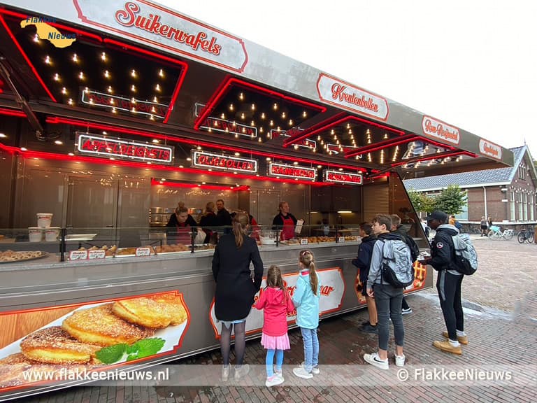 Oliebollenkraam Middelharnis bestaat 40 jaar