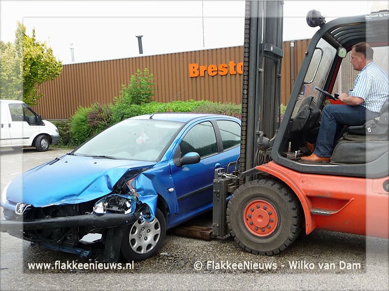 Frontale botsing in Nieuwe-Tonge