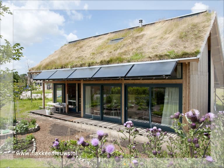 Eerste volledig duurzame huis staat in Dirksland