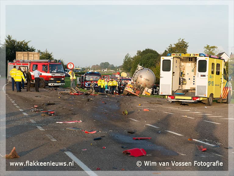 Vrachtwagenchauffeur overleden na ongeval Oude-Tonge