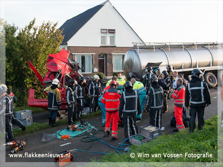 Vrachtwagenchauffeur overleden na ongeval Oude-Tonge