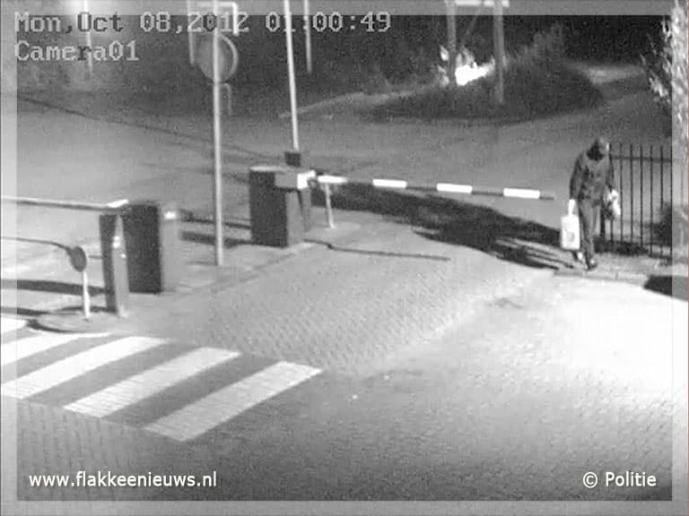Politie zoekt getuigen scheepsbrand Stellendam