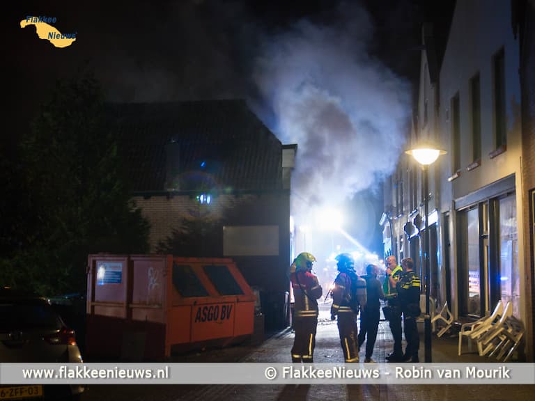 Uitslaande brand woonhuis Oude-Tonge