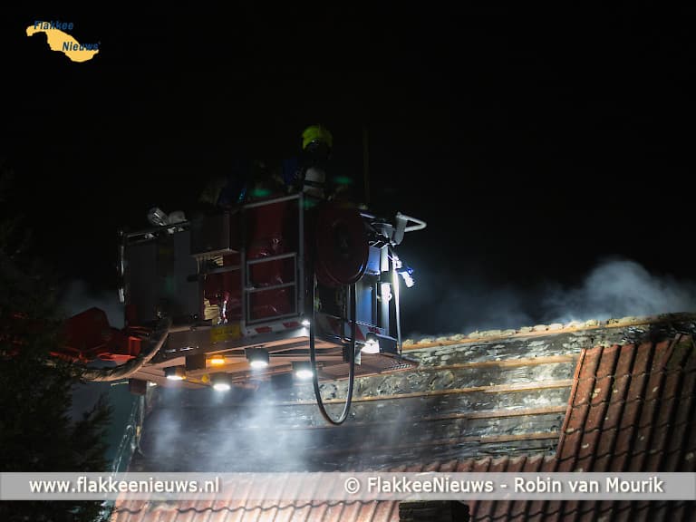 Uitslaande brand woonhuis Oude-Tonge