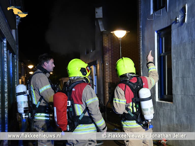 Uitslaande brand woonhuis Oude-Tonge