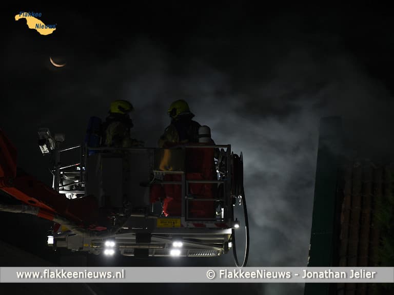 Uitslaande brand woonhuis Oude-Tonge