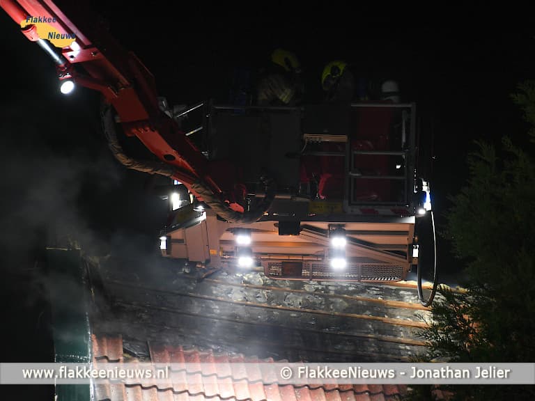 Uitslaande brand woonhuis Oude-Tonge