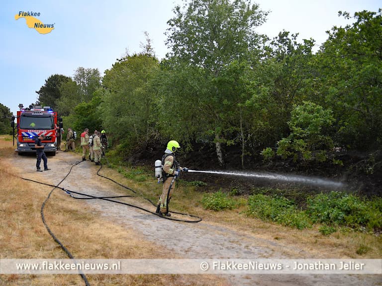 Brandweer blust brand in natuurgebied Kleistee