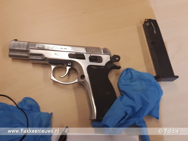 Politie treft bijzondere vondst aan bij minderjarige