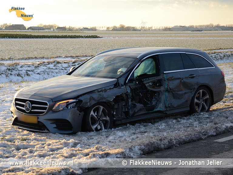 Ongeval met personenauto en vrachtwagen