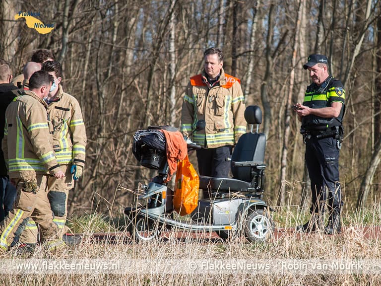 Brandweer rukt uit voor persoon te water nabij Dirksland