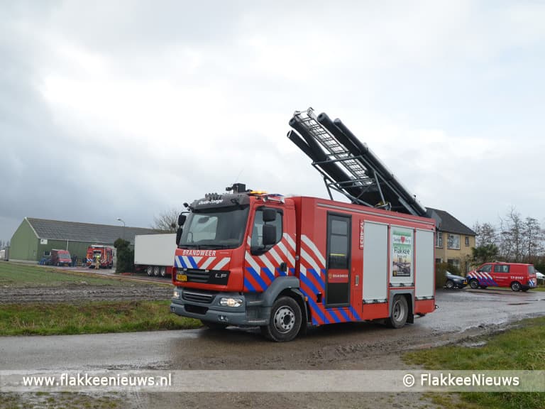 Brand bij loods in Oude-Tonge