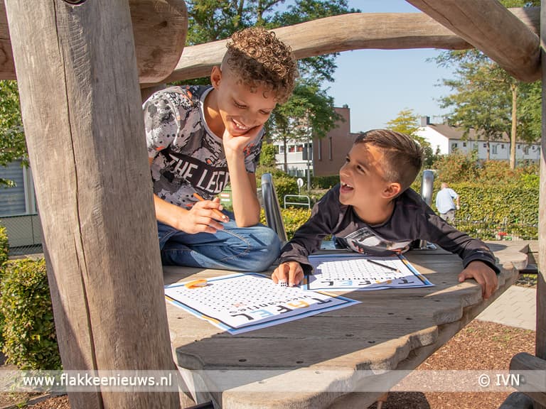 Ruim 300 basisscholen in Zuid-Holland doen mee met de Nationale Buitenlesdag
