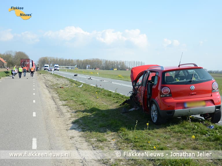 Frontale aanrijding op de N215 nabij Oude-Tonge