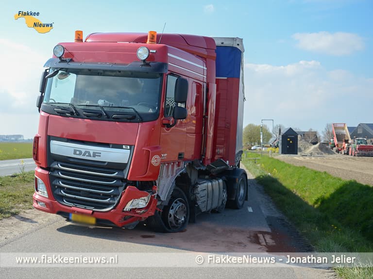 Frontale aanrijding op de N215 nabij Oude-Tonge