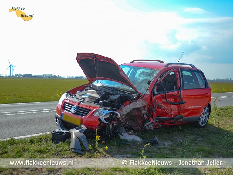 Frontale aanrijding op de N215 nabij Oude-Tonge