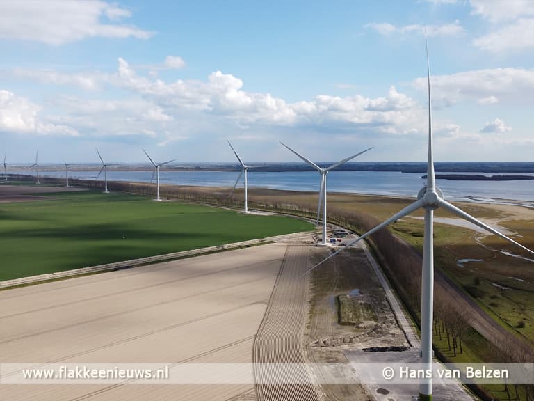 Alle acht windturbines van Windpark Oostflakkee in bedrijf gesteld