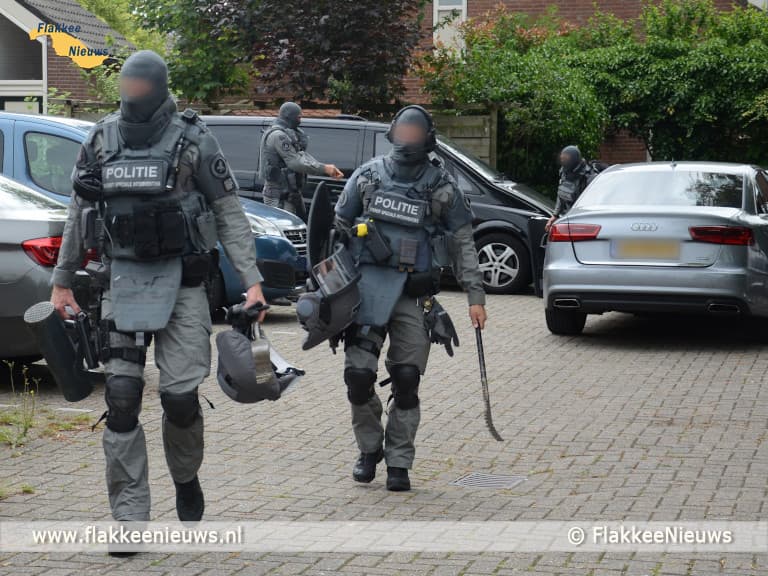 Straat in Dirksland ontruimd wegens explosiegevaar