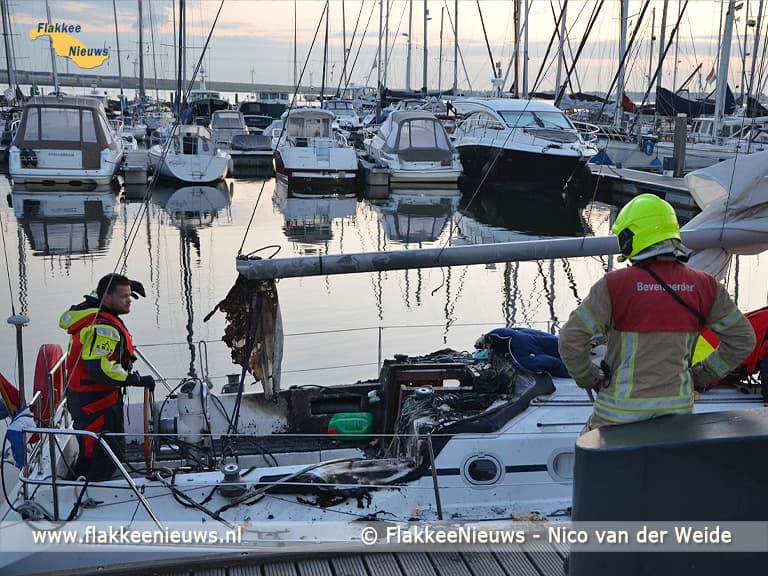Brand op zeiljacht in Stellendam