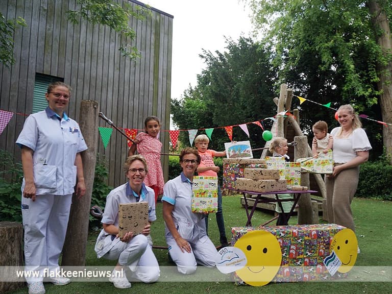 Leerlingen verrassen kinderafdeling van Het Van Weel-Bethesda Ziekenhuis