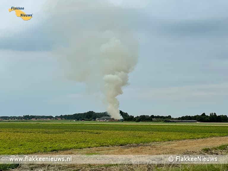 Grote brand in polder tussen Stellendam en Goedereede