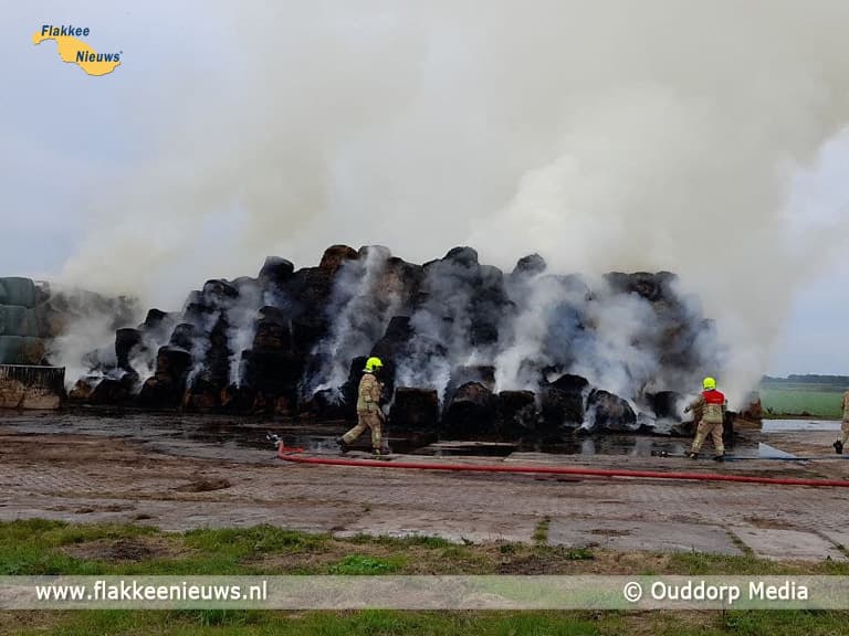 Grote brand in polder tussen Stellendam en Goedereede