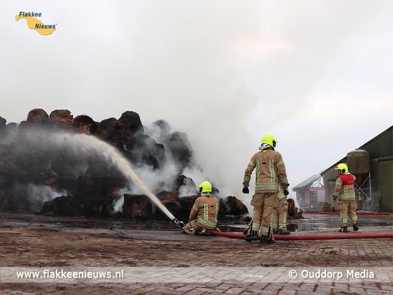 Grote brand in polder tussen Stellendam en Goedereede