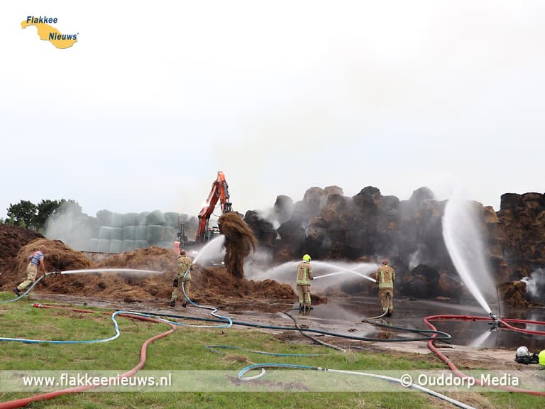 Grote brand in polder tussen Stellendam en Goedereede