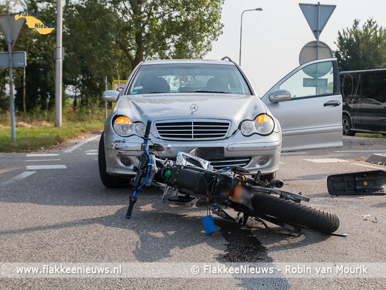 Brommerrijder gewond na ongeval in Dirksland