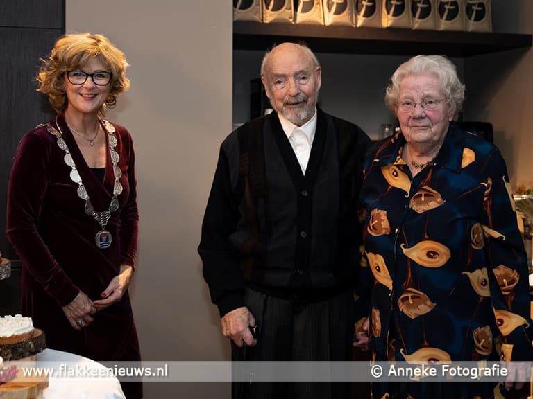 Echtpaar Hartman-van der Lelij uit Ouddorp 60 jaar getrouwd