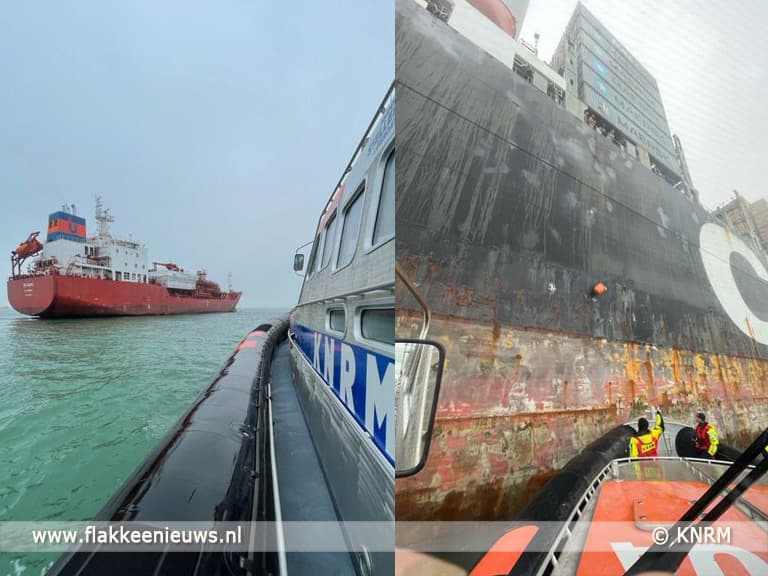 KNRM bezorgt kerstbroden en kindertekeningen per reddingboot