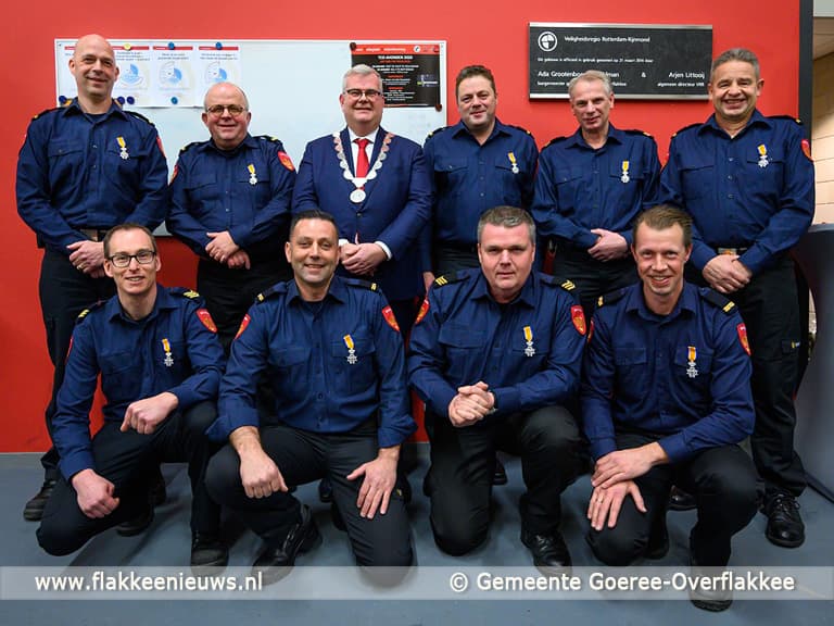 Negen brandweermannen ontvangen Koninklijke onderscheiding