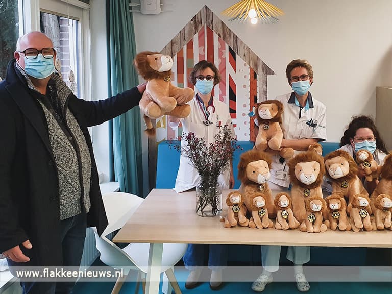 Lions Club schenkt leeuwen aan kinderafdeling Het Van Weel-Bethesda Ziekenhuis
