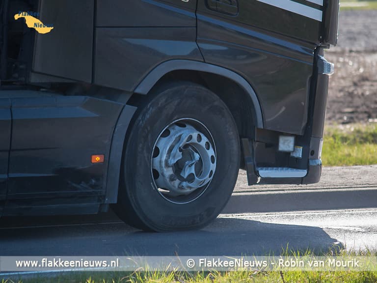 Auto te water in Middelharnis