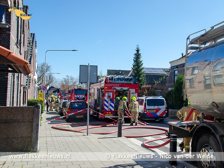 Grote brand in schuur Ooltgensplaat