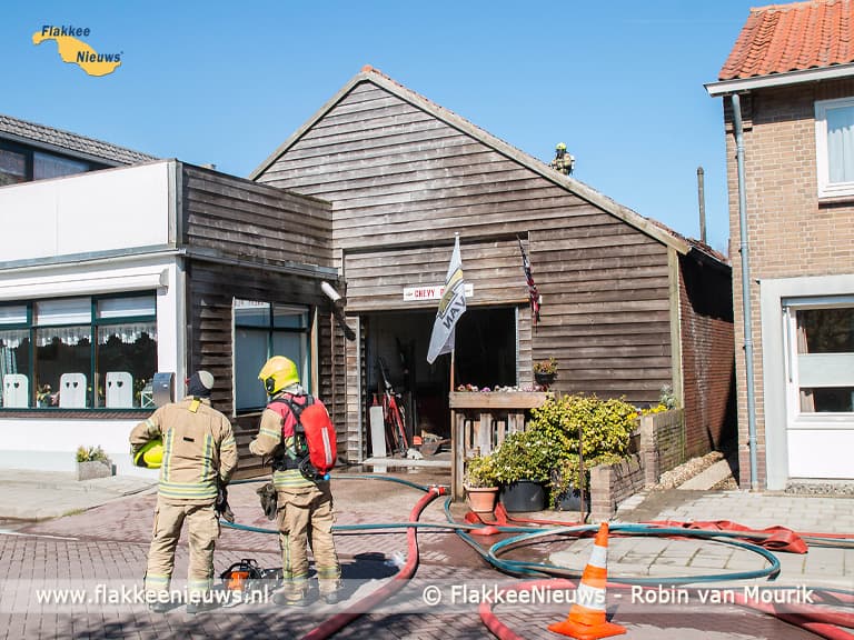Grote brand in schuur Ooltgensplaat