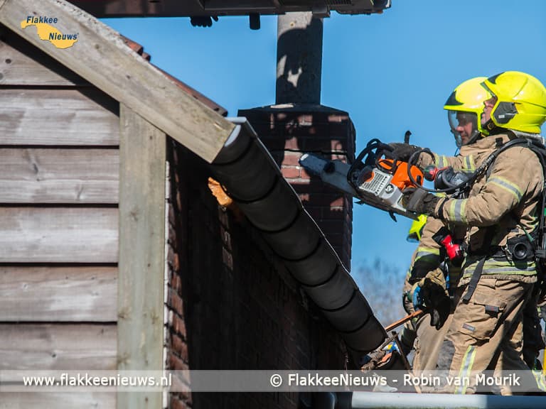 Grote brand in schuur Ooltgensplaat