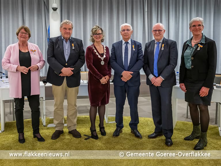 Vijf vertrekkende raadsleden benoemd tot Lid in de Orde van Oranje-Nassau