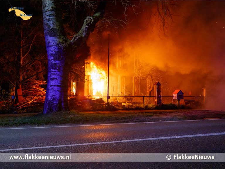 Zeer grote brand in Dirkslandse woning
