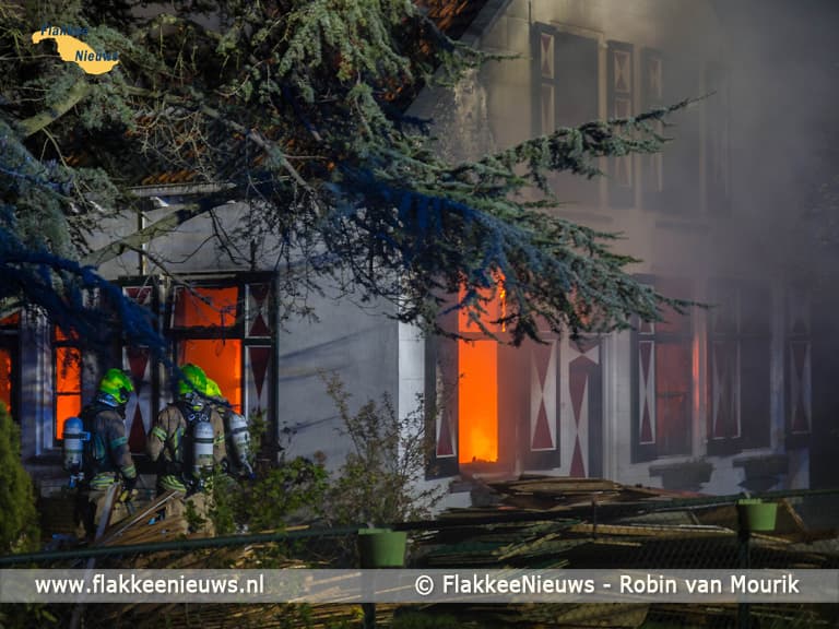 Zeer grote brand in Dirkslandse woning