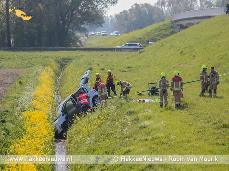Slachtoffer gewond bij ongeval Oudelandsedijk