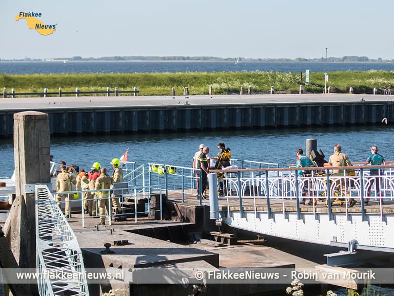 Twee gewonden bij brand op boot op het Haringvliet