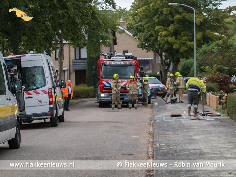 Brandweer ontruimt meerdere huizen in Middelharnis na gaslekkage