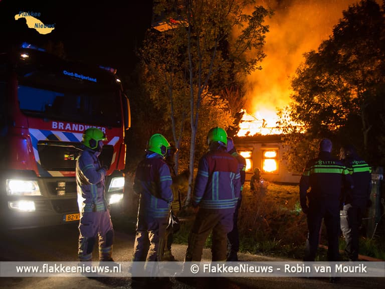 Leegstaande boerderij Den Bommel volledig afgebrand
