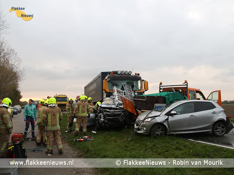 N215 bij Oude-Tonge afgesloten vanwege ongeval