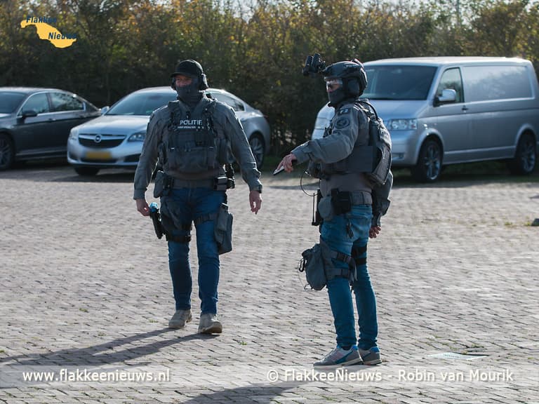 Grote oefening met Dienst Speciale Interventies bij Haringvlietsluizen