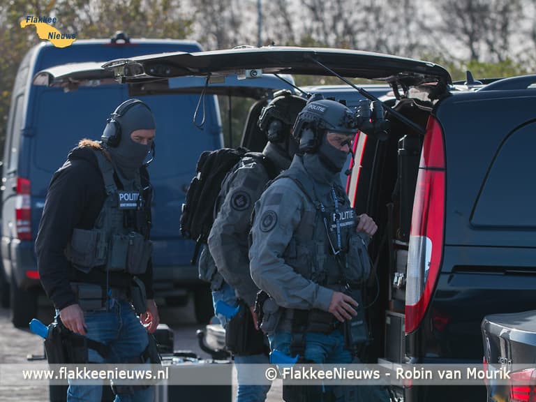 Grote oefening met Dienst Speciale Interventies bij Haringvlietsluizen