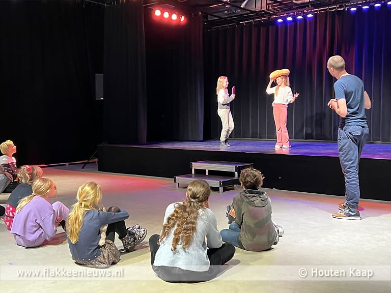 Gemeente steunt Theaterschool Houten Aap
