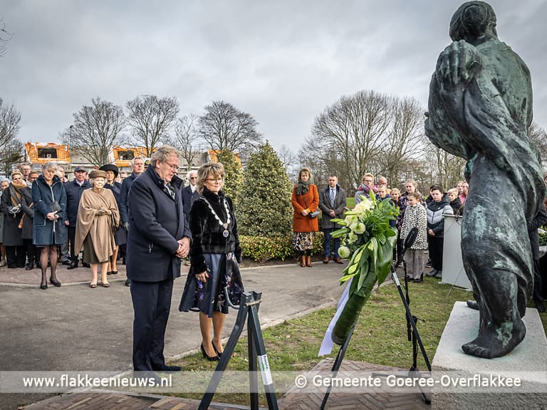 Indrukwekkende herdenking Ramp in Oude-Tonge