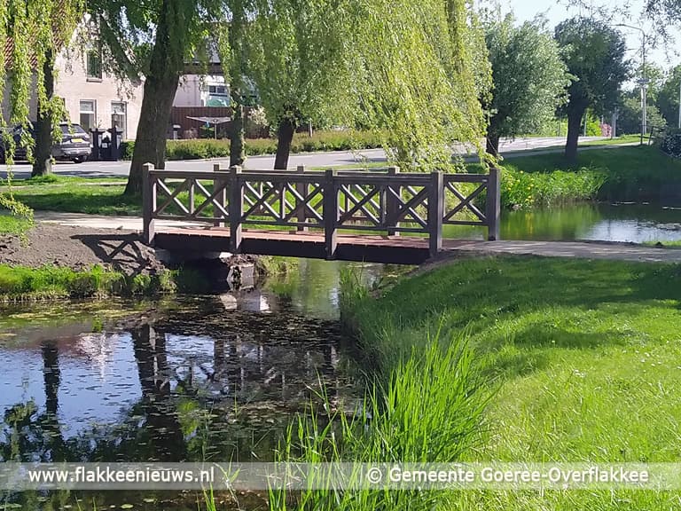 Gemeente vervangt voetgangersbrug Dirksland op duurzame wijze
